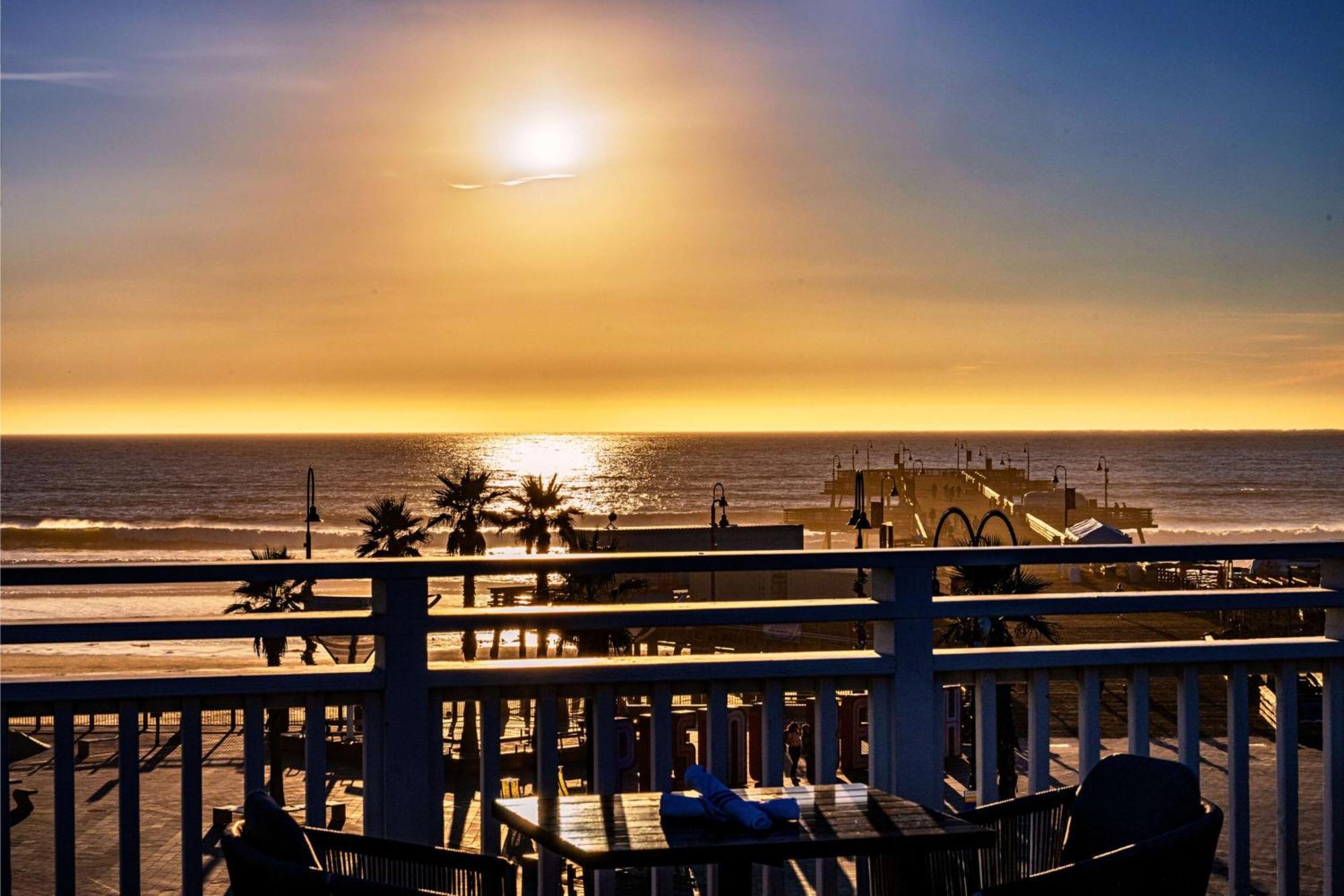 Inn At The Pier Pismo Beach, Curio Collection By Hilton Bagian luar foto